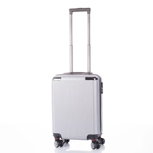 Keményfalú Bőrönd kabin méret RYANAIR járataira felvihető levehető kerekekkel (55 x 40 x 20 cm) WIZZAIR méret