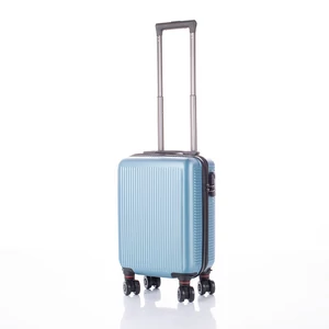 Keményfalú Bőrönd kabin méret RYANAIR járataira felvihető levehető kerekekkel (40 x 30 x 20 cm) WIZZAIR méret