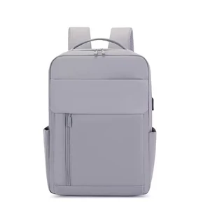Vízálló  Többfunkciós Tágas Utazó Hátizsák USB csatlakozóval WizzAir méretű 40x30x20 cm 