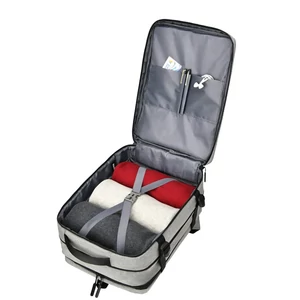 Kabin méretű laptophátizsák USB csatlakozóval / bővíthető