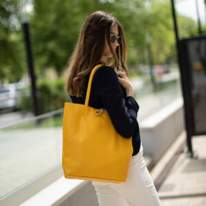 Valódi bőr női táska sárga színben
