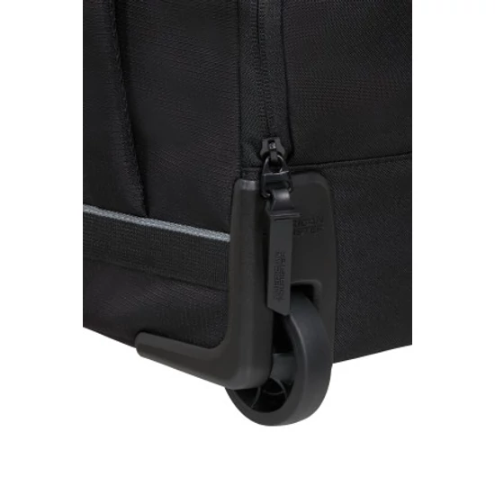 American Tourister WizzAir méretű fedélzeti táska Kerekekkel 40x30x20 cm TAKE2CABIN
