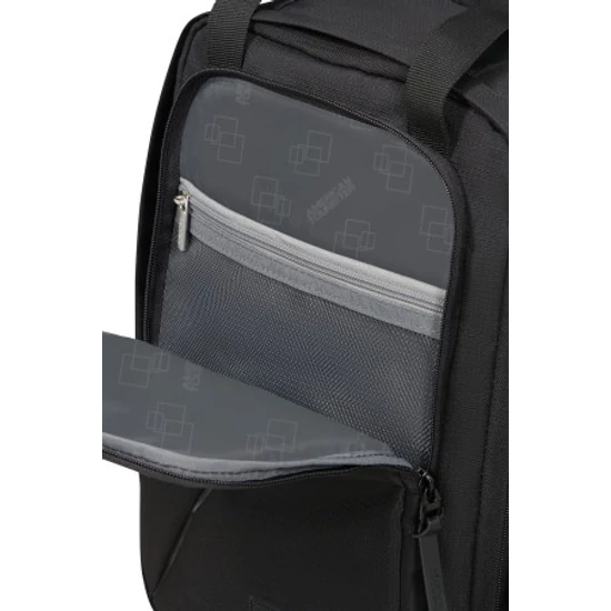 American Tourister WizzAir méretű fedélzeti táska Kerekekkel 40x30x20 cm TAKE2CABIN