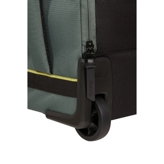American Tourister WizzAir méretű fedélzeti táska Kerekekkel 40x30x20 cm TAKE2CABIN