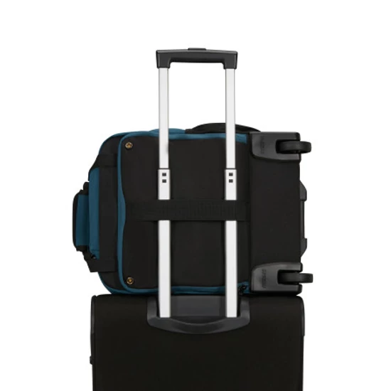 American Tourister WizzAir méretű fedélzeti táska Kerekekkel 40x30x20 cm TAKE2CABIN