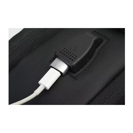 Fedélzeti Laptophátizsák kabinméretű / bővíthető / USB töltővel 40 x 30 x 20 cm