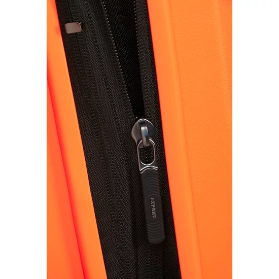 Samsonite RESTACKD SPINNER 75/28 EXP Ajándék bőröndrendezővel