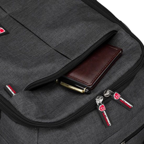 Peterson Vízálló utazó hátizsák laptoptartóval WizzAir méretű 40x30x20cm