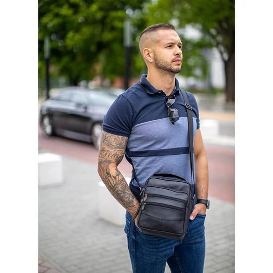 Valódi bőr férfi oldaltáska fekete színben 6612-black