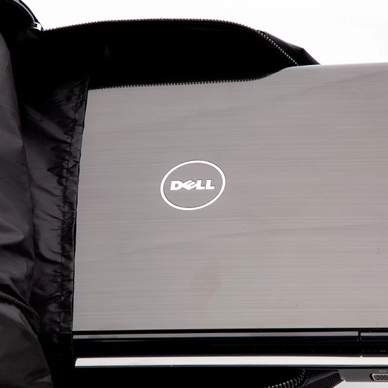Laptoptartós Hátizsák fekete színben 