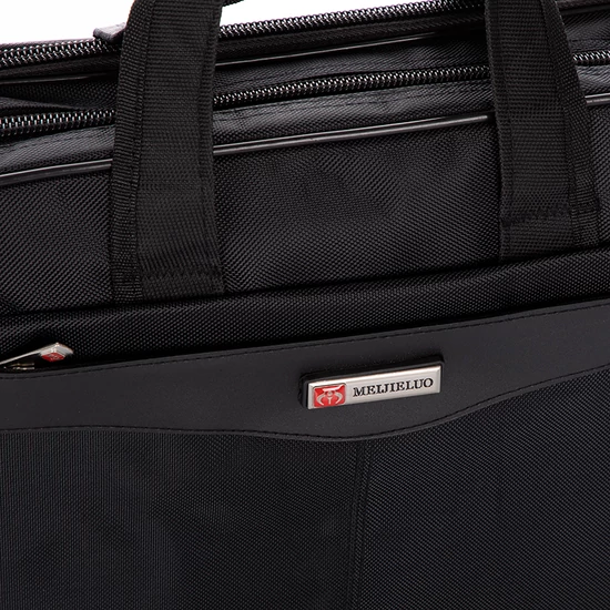 Fekete üzleti táska laptoptartóval 3181