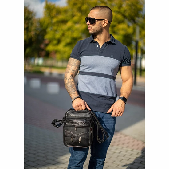 Nagy méretű férfi oldaltáska fekete színben