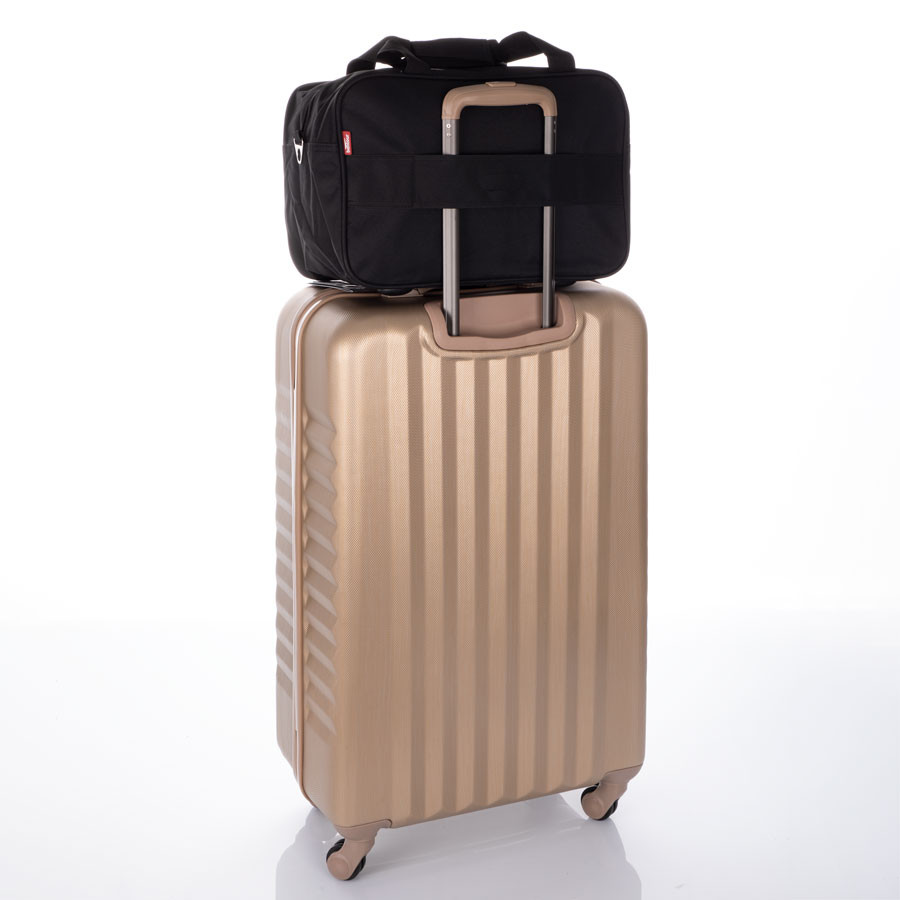 Bontour fed lzeti t ska 40 x 25 x 20 cm ryanair m ret piros sz nben 
