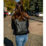 Kép 7/10 - Valódi bőr női hátizsák Ipad tartóval fekete színben