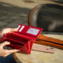 Kép 15/16 - Fairy valódi bőr pénztárca piros színben RFID rendszerrel díszdobozban